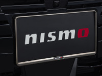 NISMOがノート、エルグランド、セレナなどに適合する「ナンバープレートリム」を発売 画像