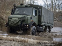 メルセデスベンツ『ウニモグ』、軍用トラック仕様出展へ…フランス防衛・安全保障展示会 画像