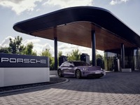 ポルシェがドイツで新たな急速充電ラウンジ開設…最大400kWでチャージ可能 画像