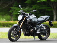 進化は「E-Clutch」だけじゃない！ ホンダ『CB650R』新型の改良ポイントをチェック 画像