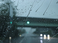 梅雨に負けないクリアな視界！ ガラスの油膜除去から撥水まで完全ガイド～Weeklyメンテナンス～ 画像