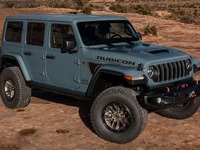 生産終了を撤回、ジープ『ラングラー』最強の470馬力V8搭載「392」を米2025年型でも継続 画像