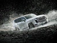 トヨタ『ランドクルーザー300』の警備・防衛車両向け、デュアルオルタネーターで電源確保…米APSが発表 画像