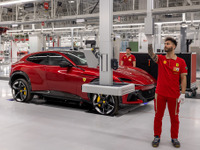 フェラーリ初のEVも生産へ、新工場「eビルディング」稼働開始 画像