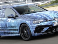 パワーは333馬力に、VW『ゴルフR』 改良新型…実車は6月26日発表予定 画像