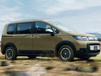 【ホンダ フリード 新型】CROSSTARは実用性と冒険心が調和するエクステリア［詳細画像］ 画像