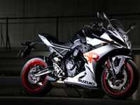 【スズキ GSX-8R 試乗】フラッグシップよりも重要なもの…鈴木大五郎 画像