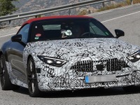 メルセデス史上もっとも豪華なオープンカー登場!? 『マイバッハSL』V12搭載はあるか 画像