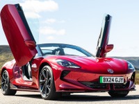 MG、100年の歴史で最強の電動ロードスター『サイバースター』新写真を公開 画像