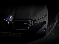 内装だけじゃなく「外装もアルカンターラ」なBMW!? マットで手触りもいい電動SUV『XM』 画像