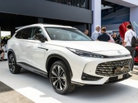 MGの小型SUV『HS』新型初公開、1.5ターボとPHEVをラインアップ…グッドウッド2024 画像