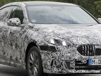 BMWにパナメリカーナグリル？ 謎の『2シリーズ』プロトタイプが走行中…実は大きな疑問が 画像