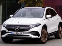 メルセデスベンツEV世界販売16％減、PHEVは需要増　2024年上半期 画像
