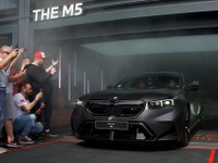 BMW『M5』新型、ワールドプレミアの瞬間…グッドウッド2024 画像