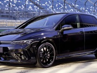 ［15秒でわかる］VW『ゴルフR』のブラックエディション…ただならぬ雰囲気 画像