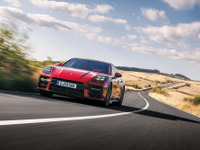 ポルシェ『パナメーラ』新型の「GTS」と「ターボS E-ハイブリッド」の予約開始 画像