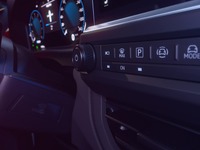 VW『トランスポーター』新型の内装が未来的進化、先行公開された写真から見えたもの 画像