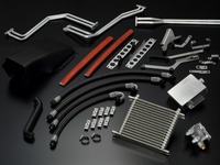 HKSの『R35 GT-R』専用「DCTクーラーキット」に軽量ブラックメッシュホースを採用 画像
