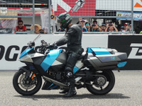 カワサキ「水素エンジンバイク」、鈴鹿8耐でサプライズ走行…7月の二輪車まとめ 画像