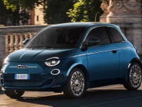 フィアット『500e』好調、世界販売2.2％増の66万台に　2024年上半期 画像