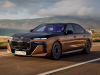 BMWの電気自動車にV2L & V2H機能を搭載 画像