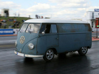 VWトランスポーター、ゼロヨン世界記録へ挑戦 画像