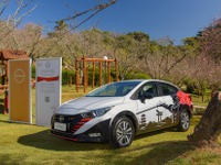 日産『ヴァーサ』に富士山や侍を描く、ブラジルで日本文化を称えるアートカーに 画像