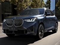 中国専用の新型BMW『X3』は110mm長いロング仕様、光るグリルは標準装備 画像