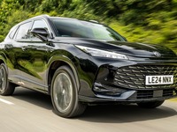 MGの新型コンパクトSUV『HS』、新写真を公開…PHEVも用意 画像