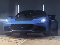公道も走れるレーシングカー、マセラティの新型『GT2ストラダーレ』発表 画像
