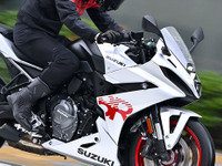 【スズキ GSX-8R 試乗】よくもまぁ、これだけ高次元でまとめたものだ…伊丹孝裕 画像