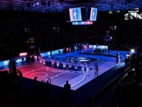 世界初の「フルLEDビデオフロア」BMWパークに常設、ゲーム中にもグラフィックを表示可能 画像