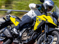 【スズキ Vストローム250SX 試乗】「SX」のネーミングに納得！ 気軽に足を伸ばせる「両刀使い」…佐川健太郎 画像
