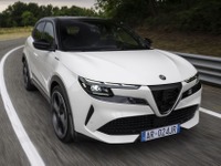 アルファロメオの新SUV『ジュニア』、ドイツで「デザイントロフィー」受賞 画像