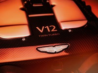 『ヴァンキッシュ』復活か、アストンマーティンの新型車はV12搭載が確定…9月2日デビューへ 画像