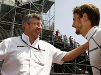 バトン、トライアスロン挑戦を見送り 画像