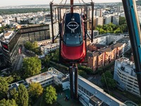 日産のSUV『キャシュカイ』、65mのバンジージャンプに成功…ギネス世界記録に 画像