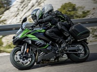 カワサキ『Ninja 1000SX』に純正アクセを追加した「PLAZA EDITION」発売 画像