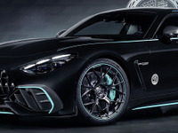 F1ペトロナスカラーの限定「メルセデスAMG GT」登場！ 世界でわずか200台 画像