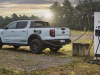 ［15秒でわかる］フォード『レンジャー』PHEV…690Nmのトルクを発揮 画像