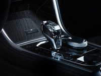 BMW『8シリーズ』、生産終了を記念した豪華装備の「ファイナルエディション」発売 画像