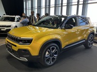 ジープ初の電気自動車『アベンジャー』日本発売…航続486km、小さくてもオフロード性能強化 画像