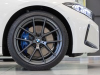 100台限定のBMW『3シリーズ』、Mパフォーマンスパーツ奢ったブラジル工場10周年記念モデル 画像