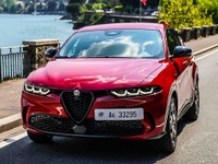 アルファロメオ『トナーレ』、2025年モデルで内装刷新へ…パリモーターショー2024 画像