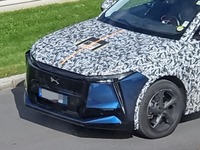 ポロリ露出！『DS 9』後継の新型車、公式デビュー前にデザイン判明か？ 画像
