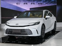［15秒でわかる］トヨタ『カムリ』新型…25km/Lの優れた燃費性能 画像