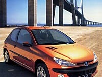 プジョーのクルマはコマツが作る!? 画像