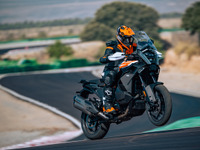 KTM『1390 SUPER ADVENTURE S』がデザイン刷新…2025年モデル 画像
