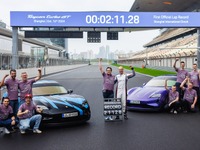 おおっ！ 3大陸で3つのサーキット記録…ポルシェ『タイカン』最強、1100馬力のターボGT 画像