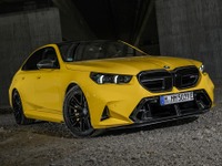 「パワーワードすぎる！」史上最強のMモデル、BMW『M5』新型登場にSNSの反応は 画像